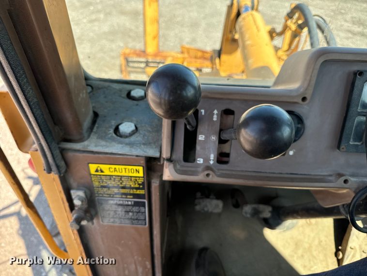 image for item EH4357 1989 Dresser 520B wheel loader