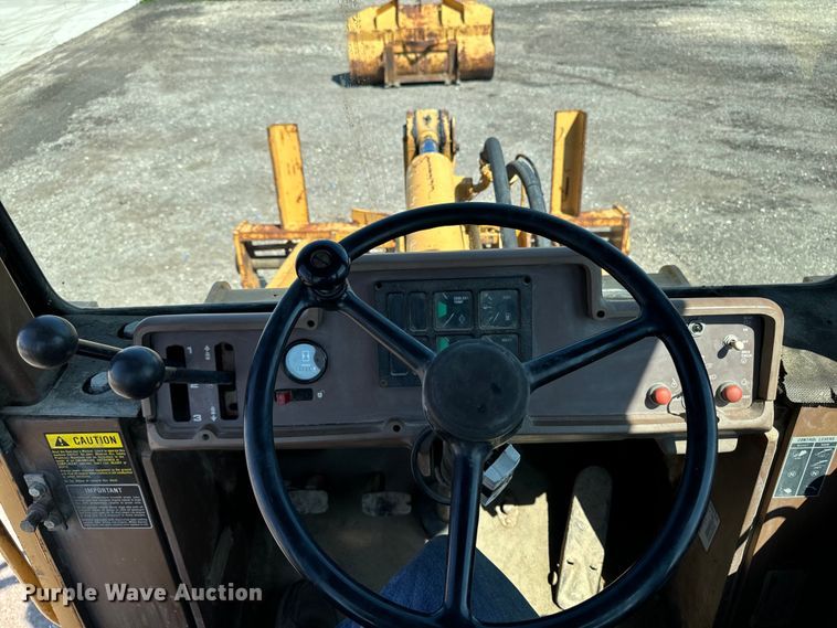 image for item EH4357 1989 Dresser 520B wheel loader