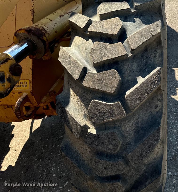 image for item EH4357 1989 Dresser 520B wheel loader