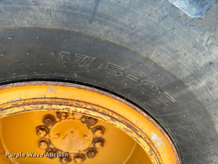 image for item EH4357 1989 Dresser 520B wheel loader