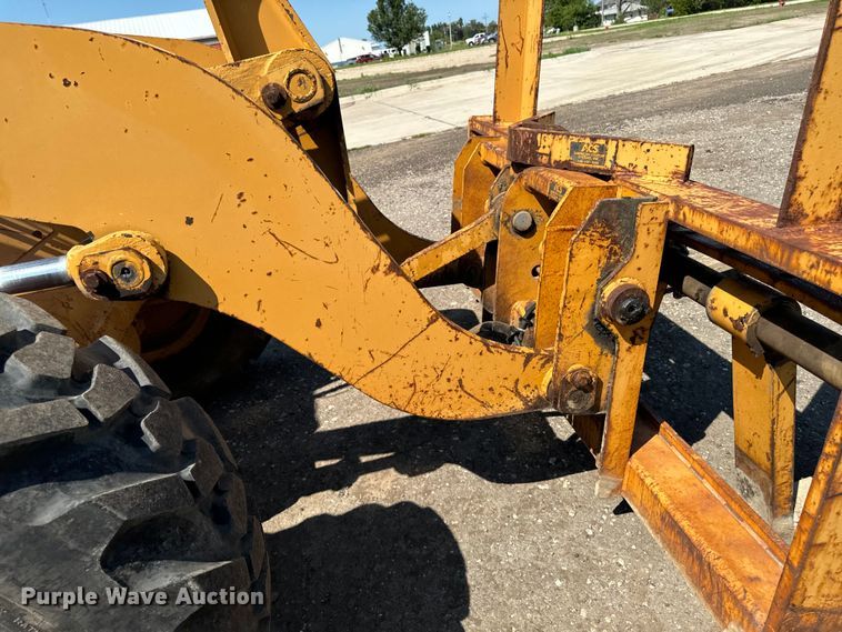 image for item EH4357 1989 Dresser 520B wheel loader