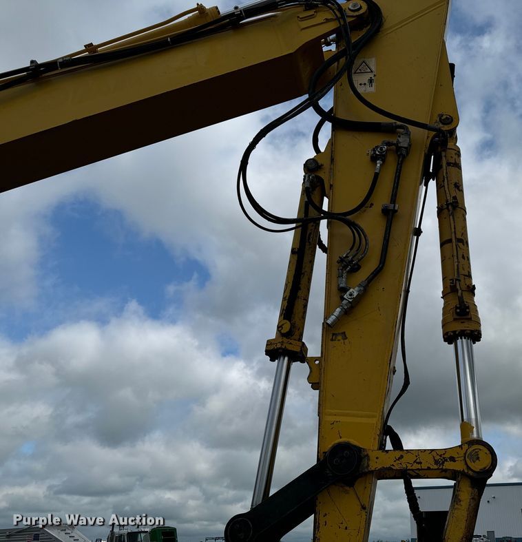 image for item EH4358 2013 Komatsu PC290LC-10 excavator