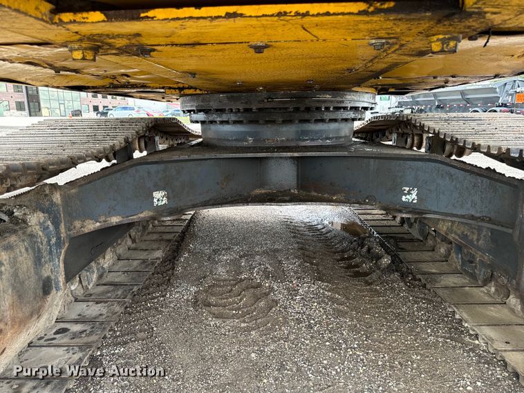 image for item EH4358 2013 Komatsu PC290LC-10 excavator