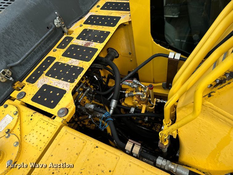 image for item EH4358 2013 Komatsu PC290LC-10 excavator