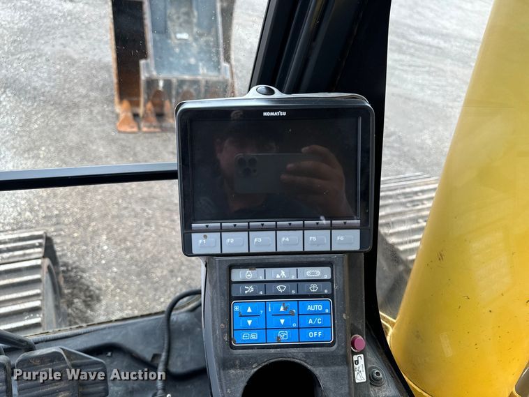 image for item EH4358 2013 Komatsu PC290LC-10 excavator