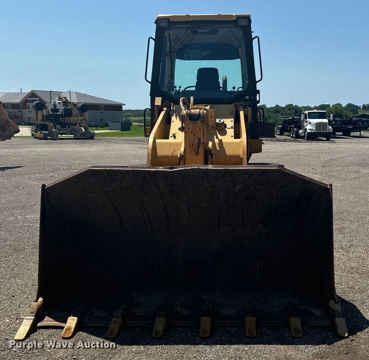 image for item EH4359 2002 Caterpillar 953C track loader