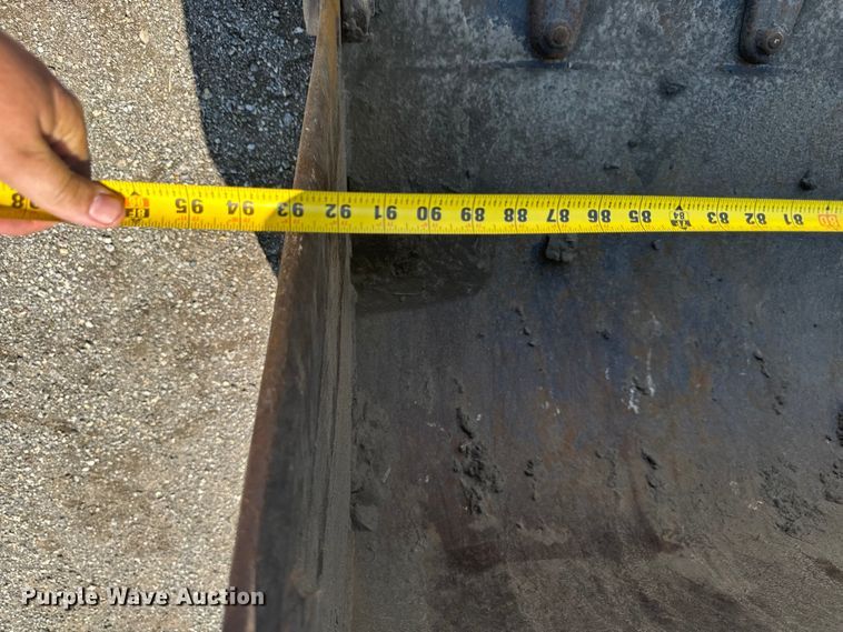 image for item EH4359 2002 Caterpillar 953C track loader