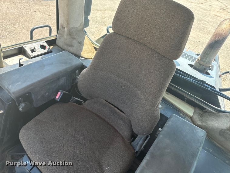 image for item EH4359 2002 Caterpillar 953C track loader