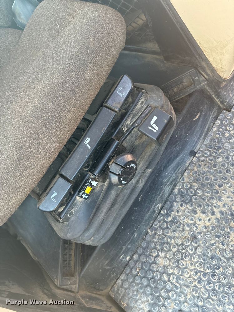 image for item EH4359 2002 Caterpillar 953C track loader