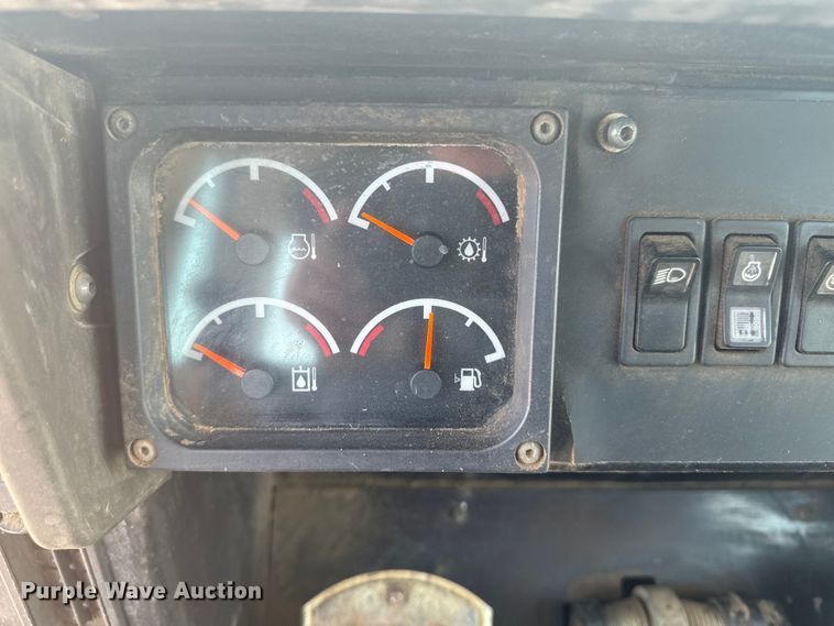 image for item EH4359 2002 Caterpillar 953C track loader