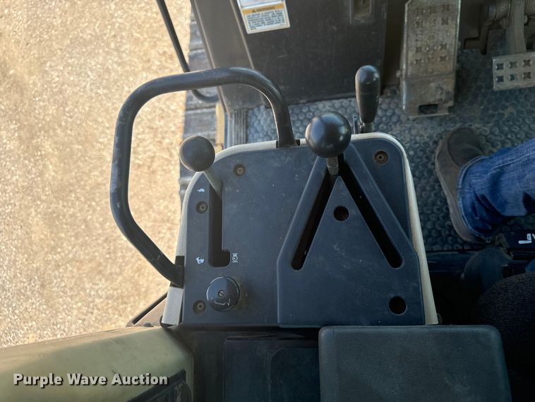 image for item EH4359 2002 Caterpillar 953C track loader