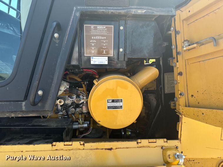 image for item EH4359 2002 Caterpillar 953C track loader