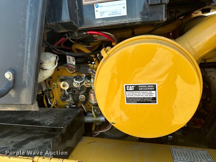 image for item EH4359 2002 Caterpillar 953C track loader