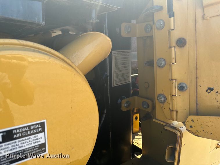 image for item EH4359 2002 Caterpillar 953C track loader