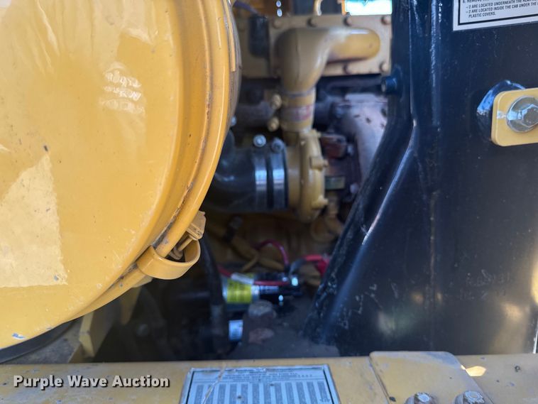 image for item EH4359 2002 Caterpillar 953C track loader