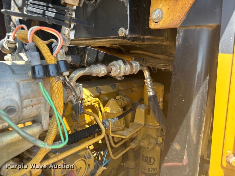 image for item EH4359 2002 Caterpillar 953C track loader