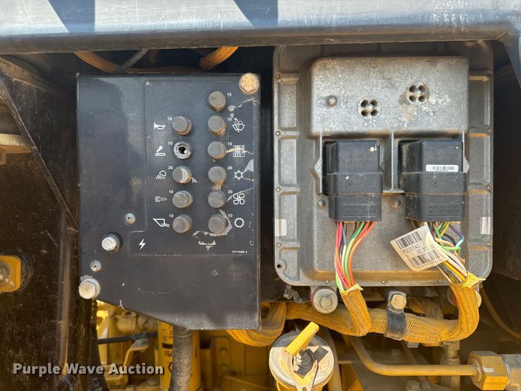 image for item EH4359 2002 Caterpillar 953C track loader