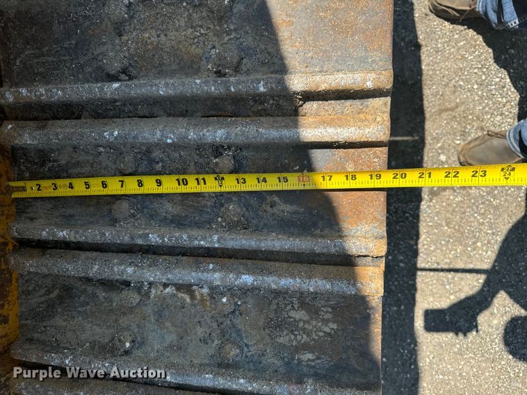 image for item EH4359 2002 Caterpillar 953C track loader