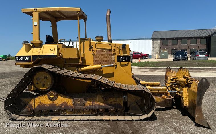 image for item EH4360 1993 Caterpillar  D5H dozer