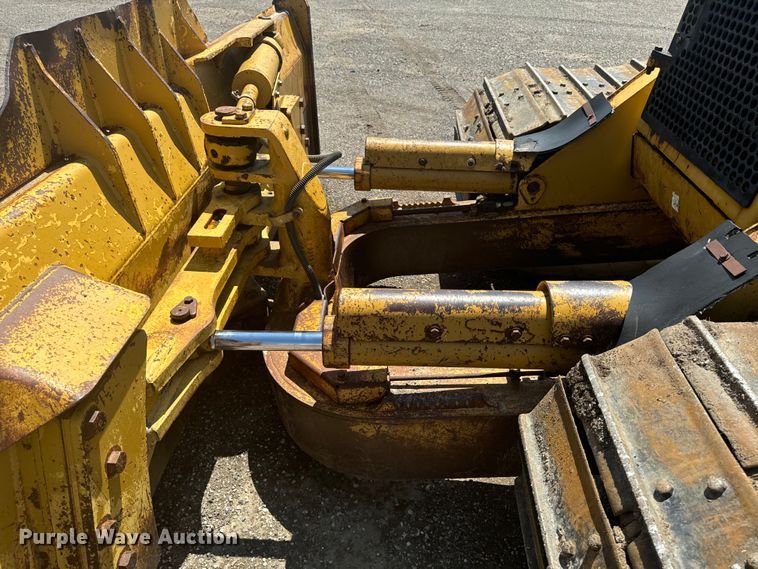 image for item EH4360 1993 Caterpillar  D5H dozer
