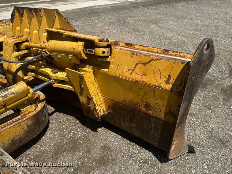 image for item EH4360 1993 Caterpillar  D5H dozer