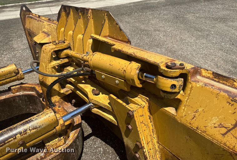 image for item EH4360 1993 Caterpillar  D5H dozer