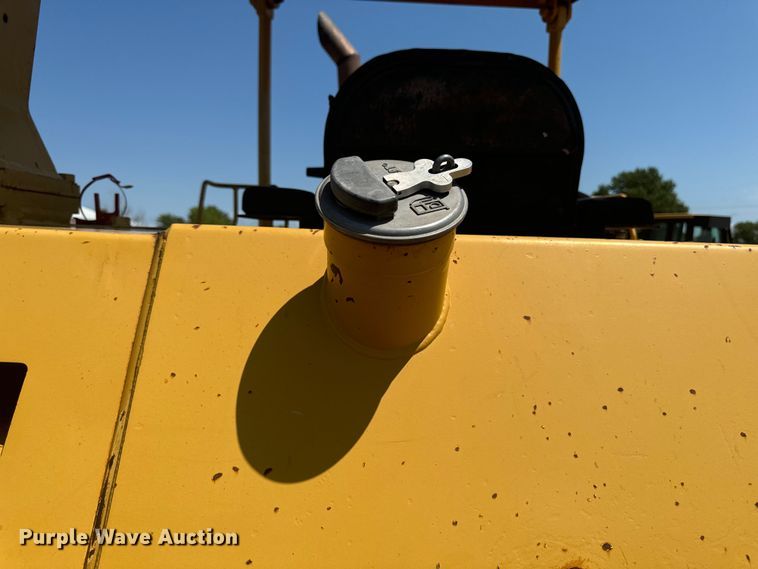 image for item EH4360 1993 Caterpillar  D5H dozer