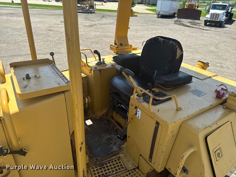 image for item EH4360 1993 Caterpillar  D5H dozer