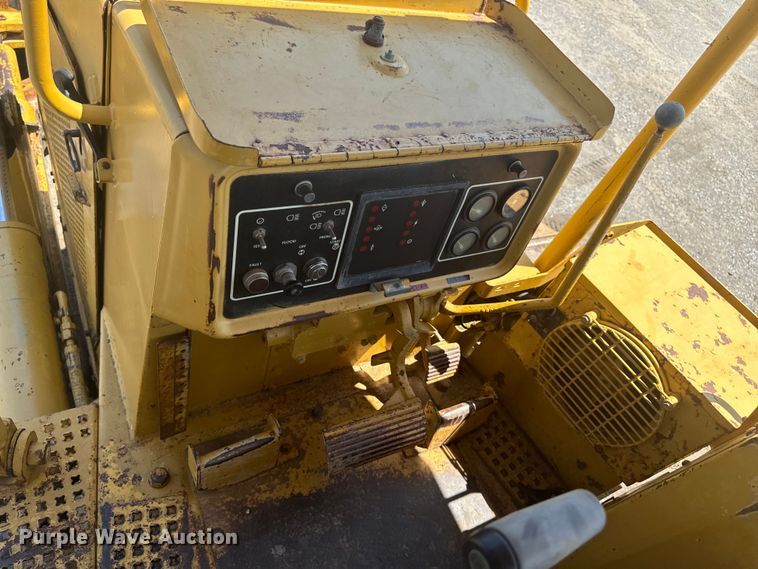 image for item EH4360 1993 Caterpillar  D5H dozer