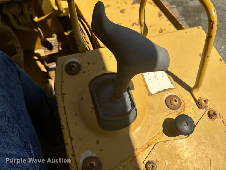 image for item EH4360 1993 Caterpillar  D5H dozer