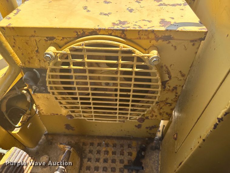 image for item EH4360 1993 Caterpillar  D5H dozer