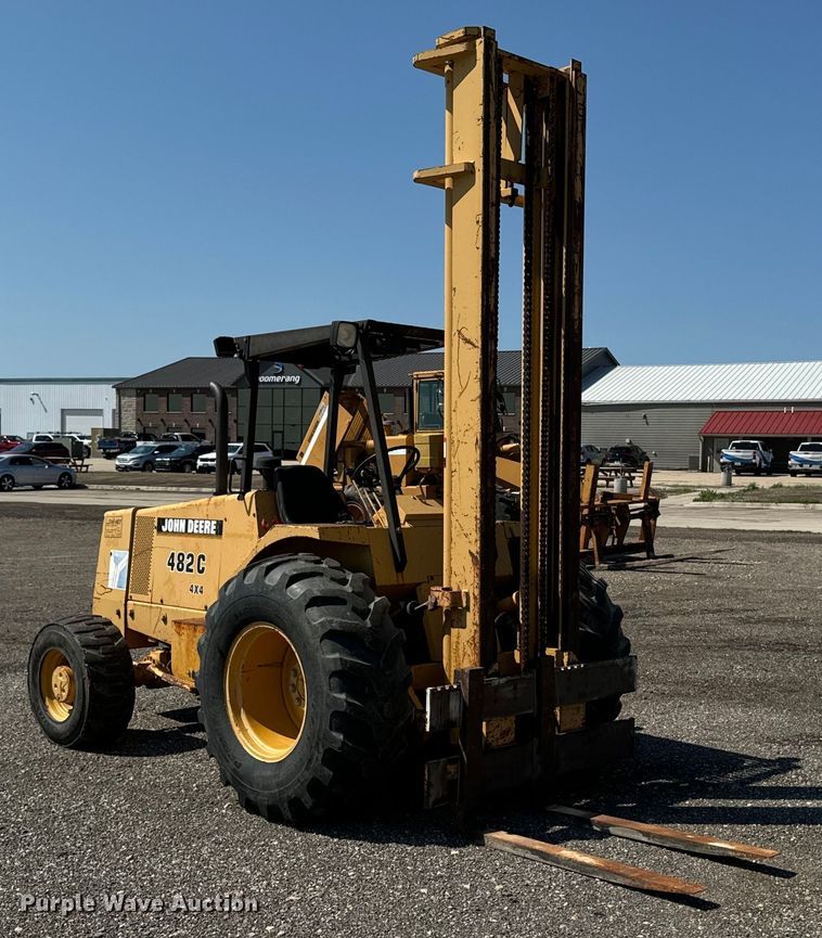 image for item EH4361 1996 John Deere 482C forklift
