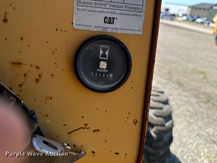 image for item EH4361 1996 John Deere 482C forklift