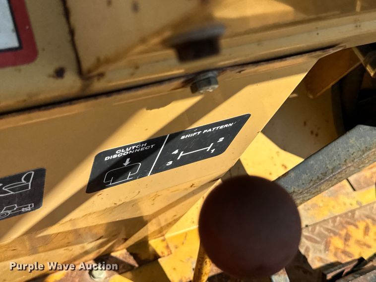 image for item EH4361 1996 John Deere 482C forklift