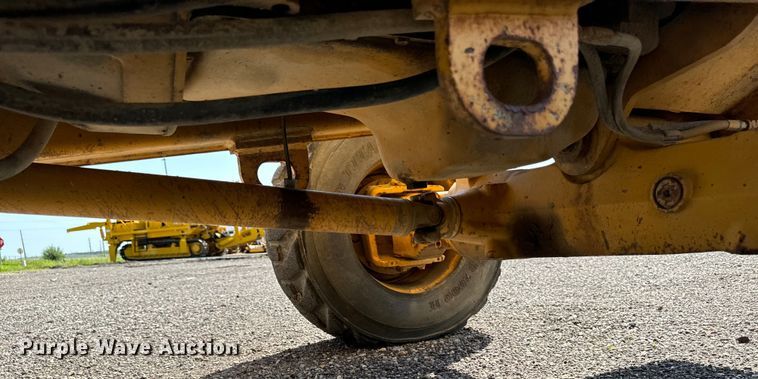 image for item EH4361 1996 John Deere 482C forklift