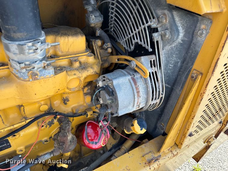 image for item EH4361 1996 John Deere 482C forklift