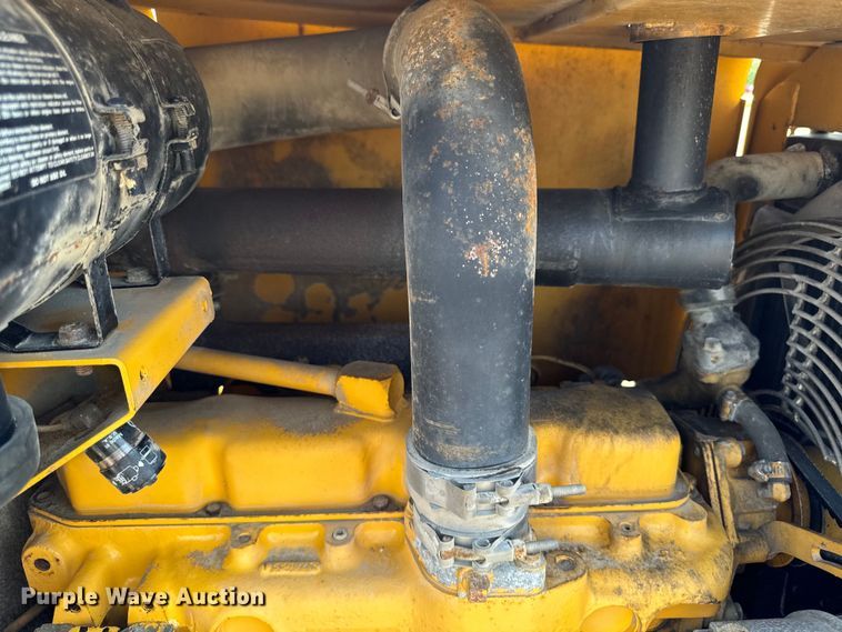 image for item EH4361 1996 John Deere 482C forklift