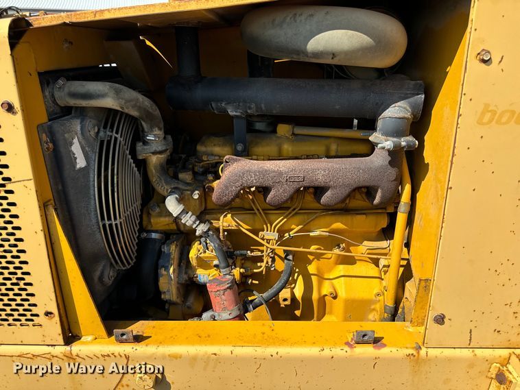 image for item EH4361 1996 John Deere 482C forklift