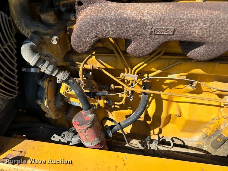 image for item EH4361 1996 John Deere 482C forklift