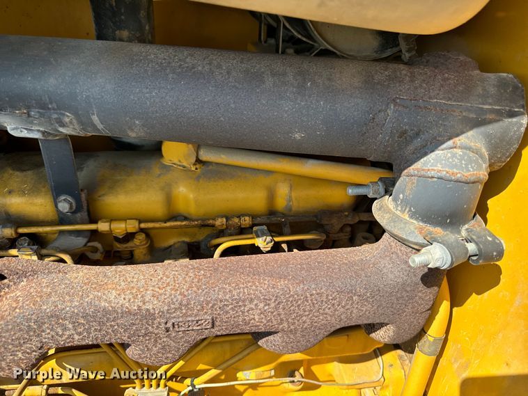 image for item EH4361 1996 John Deere 482C forklift