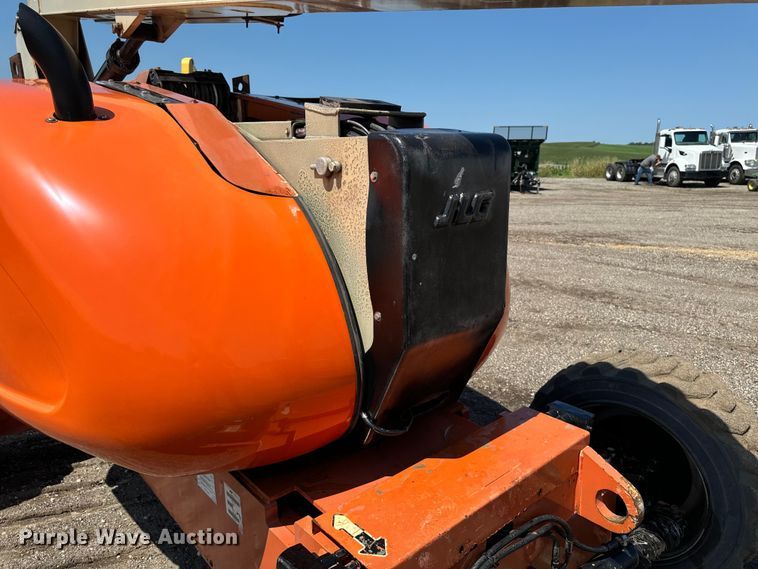 image for item EH4362 2007 JLG 600AJ boom lift