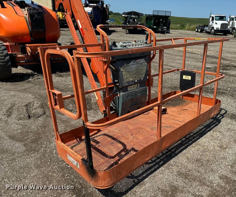 image for item EH4362 2007 JLG 600AJ boom lift