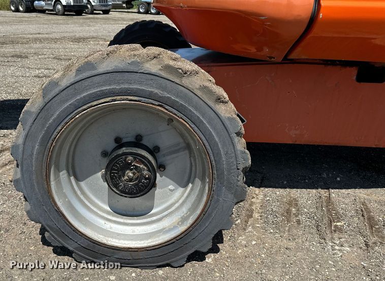 image for item EH4362 2007 JLG 600AJ boom lift