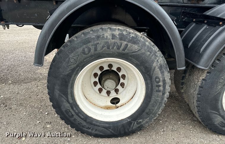 image for item EH4364 2022 Side Dump Industries DS47CAR3R2T11 side dump trailer