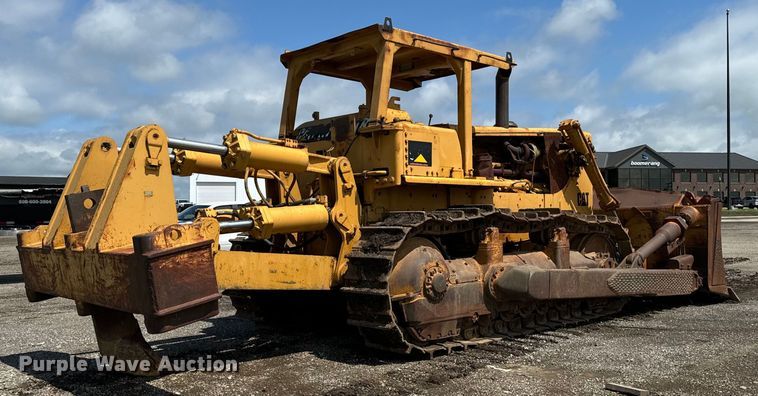 image for item EH4366 1973 Caterpillar D9G dozer