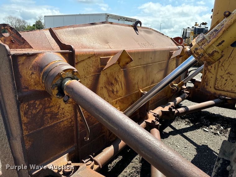image for item EH4366 1973 Caterpillar D9G dozer