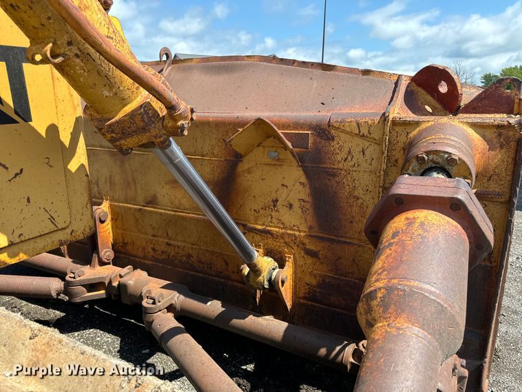 image for item EH4366 1973 Caterpillar D9G dozer