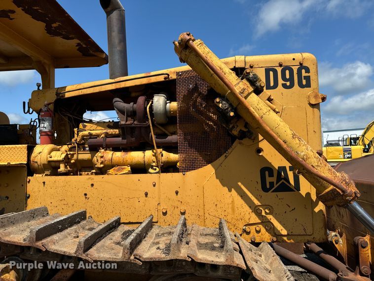 image for item EH4366 1973 Caterpillar D9G dozer