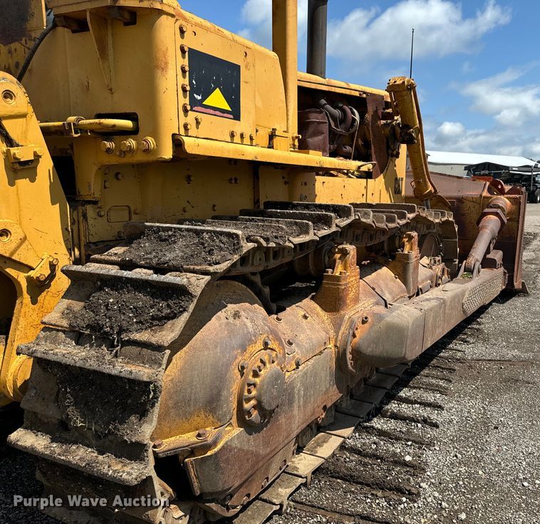 image for item EH4366 1973 Caterpillar D9G dozer