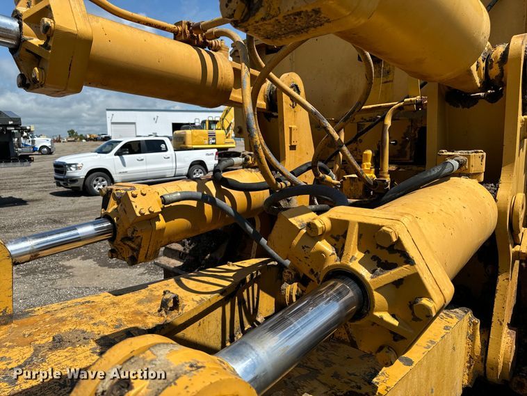 image for item EH4366 1973 Caterpillar D9G dozer